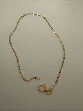 Delicate 14 k solid gold  Bracelet, 7"long chain and 1mm thick
